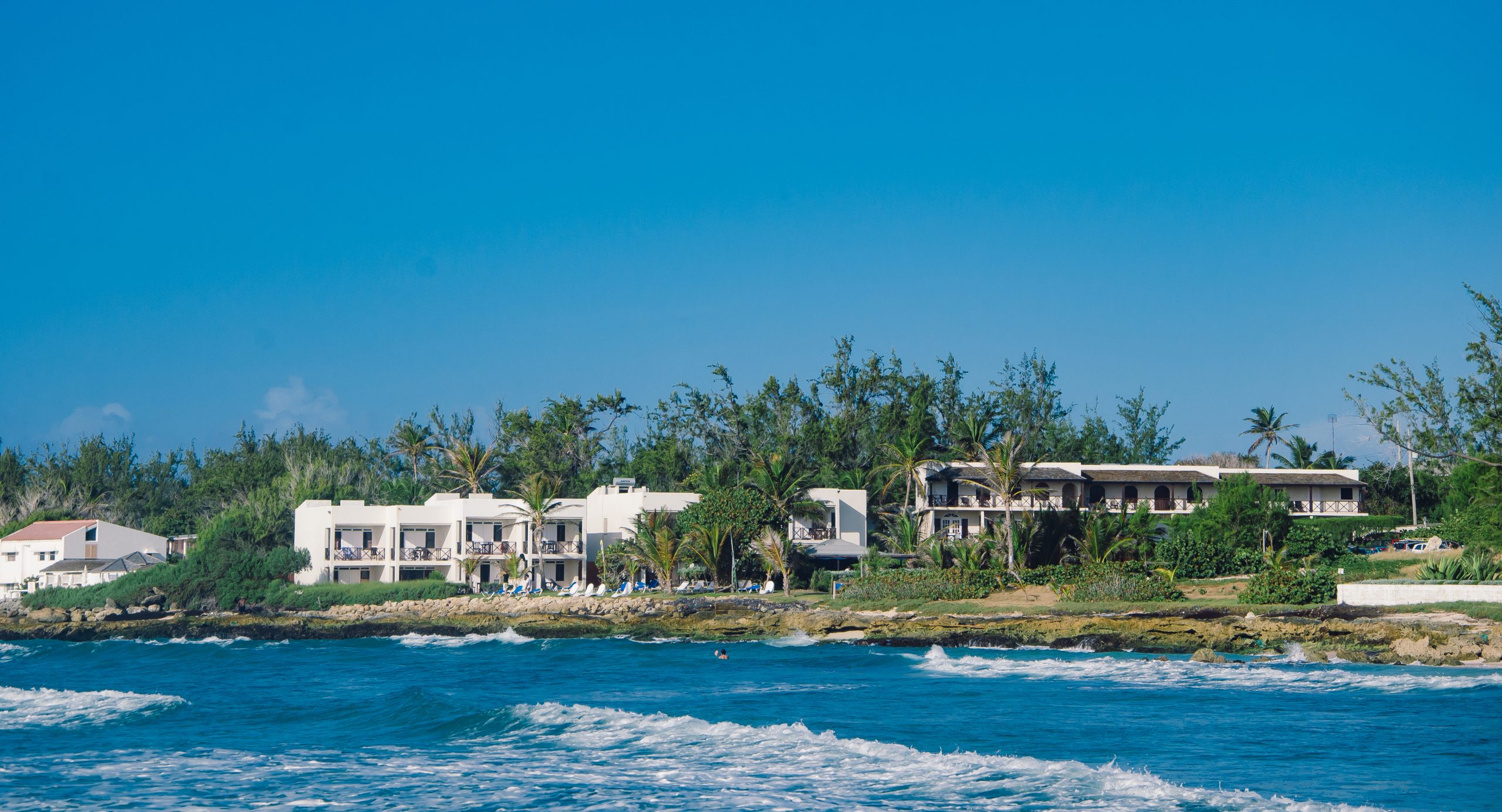 Ocean Spray Apartments Barbados Shoreline